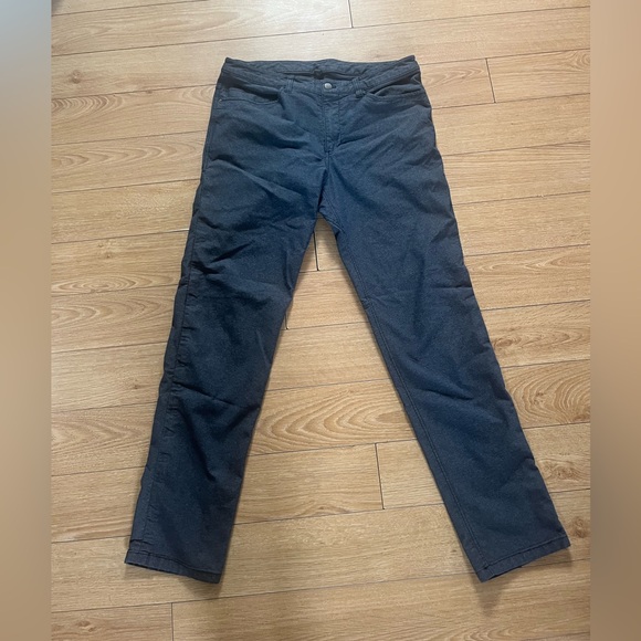 Lulu lemon Mens pants size 34 XL - Picture 1 of 3